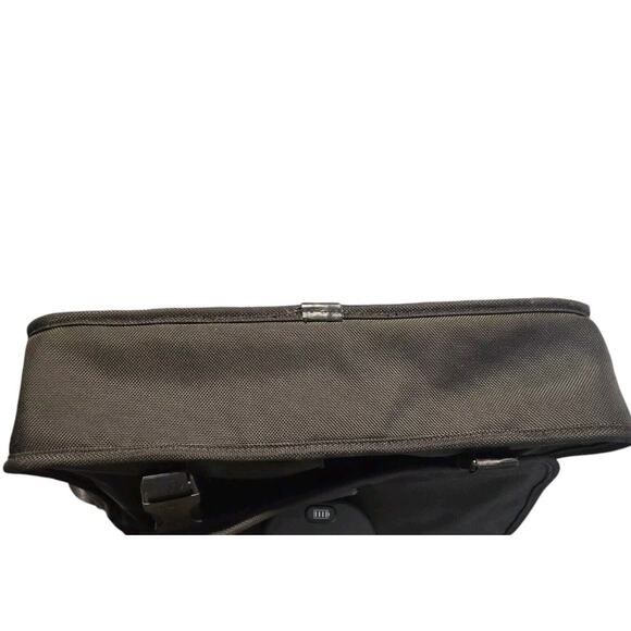 Tumi Laptop Bag Alpha Messenger Sling Bag 22202DE 17" - Picture 4 of 16